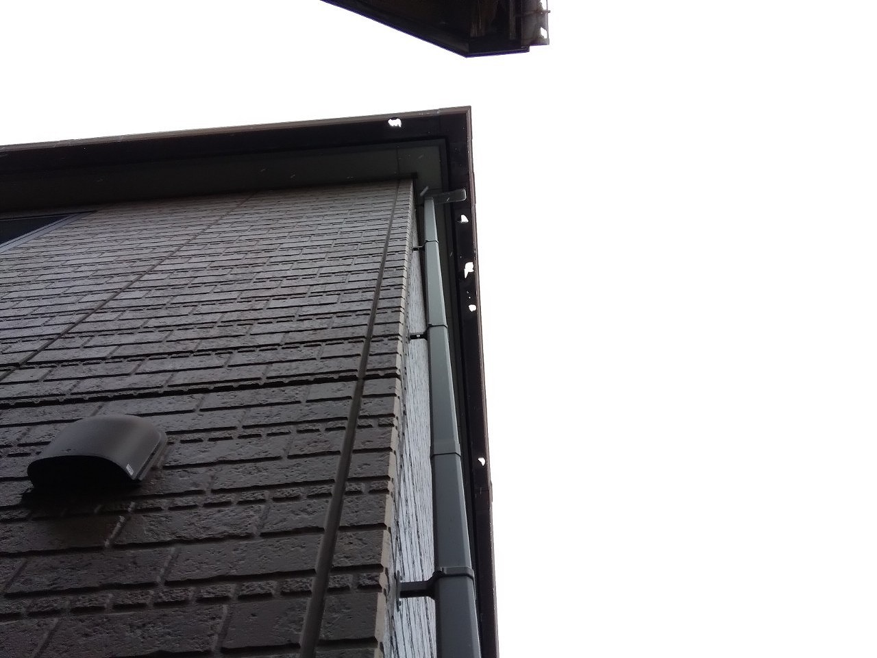 姫路市　雹災害で雨樋破損